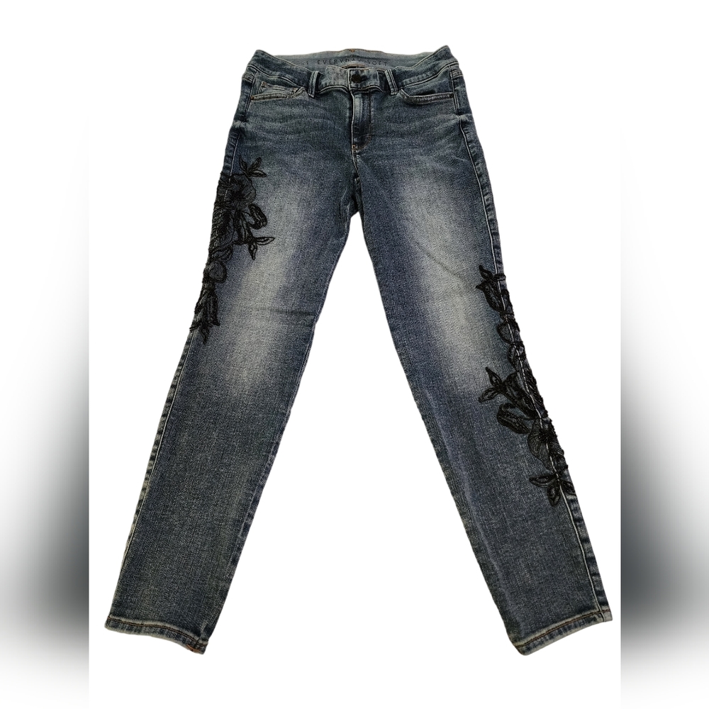 White House Black Market Embroidered Jeans, Size 4